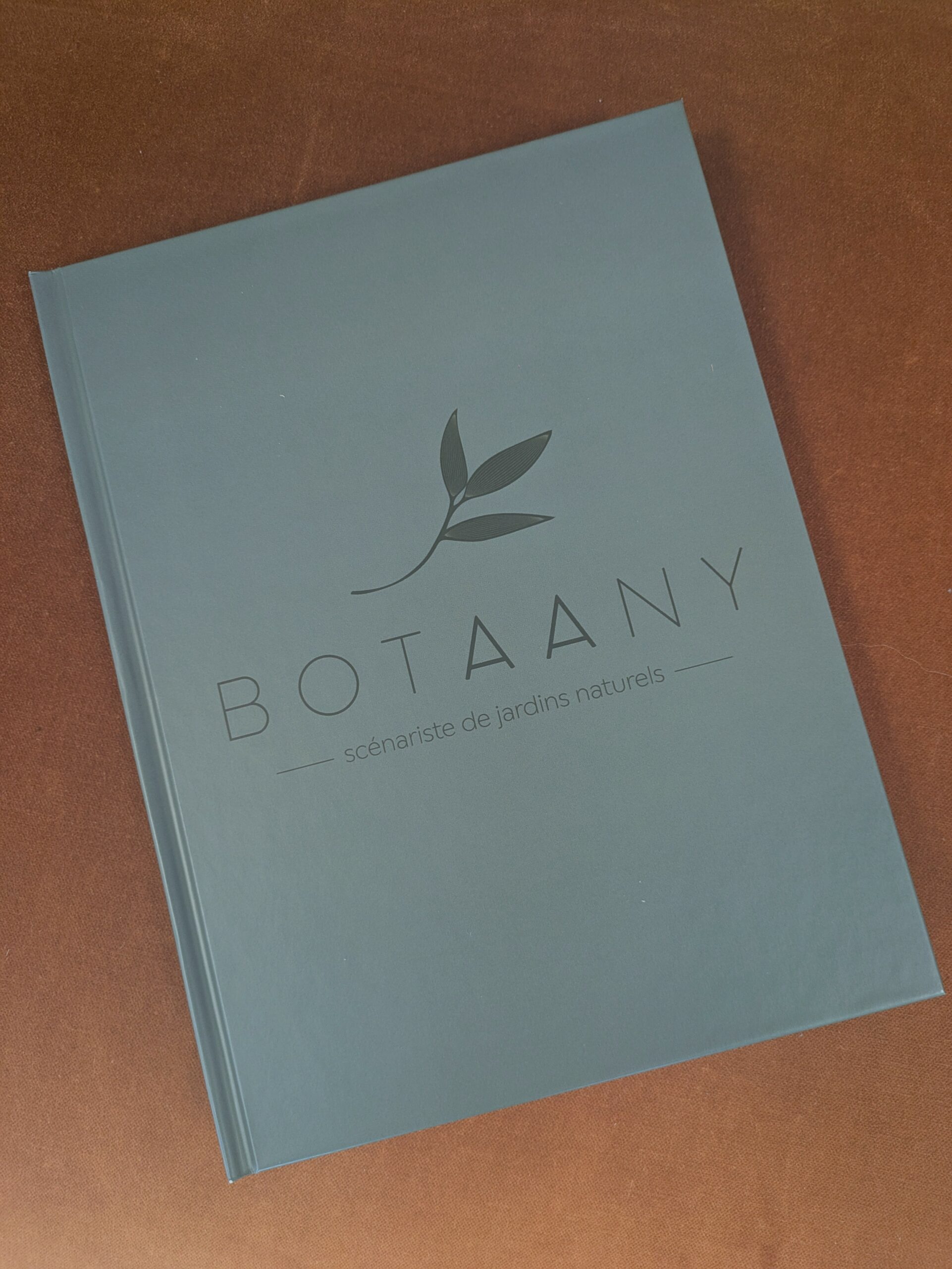 BOTAANY sort son book 2026 : Inspirations & réalisations 2026, en consultation sur place