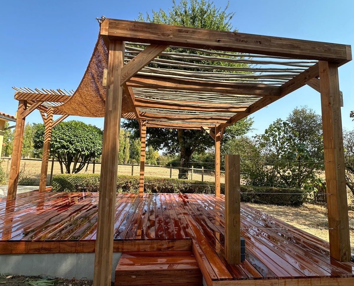 Pergola en bois sur mesure au Fenouiller