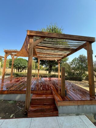 Pergola en bois sur mesure au Fenouiller
